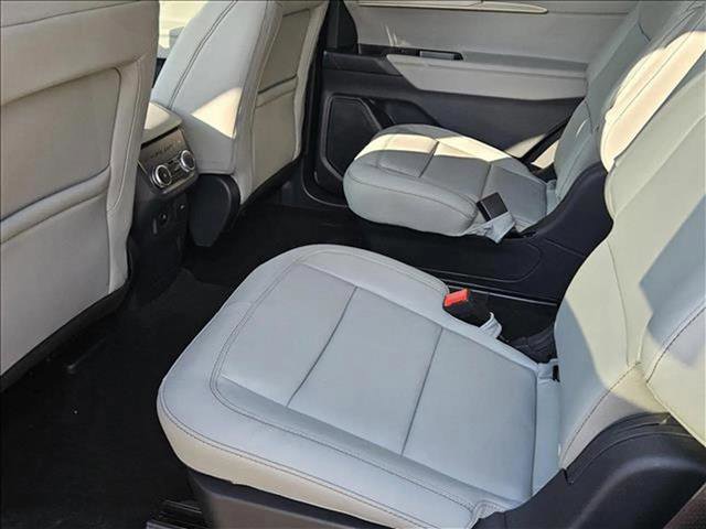New 2025 Ford Explorer Active w/ Active Comfort Package image 15