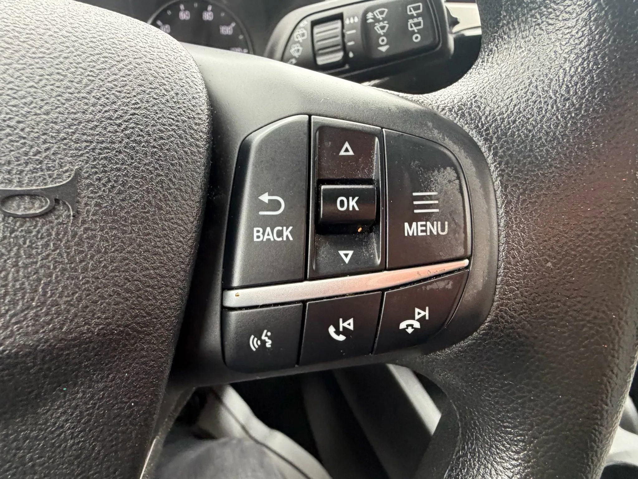 Used 2021 Ford Escape SE image 21