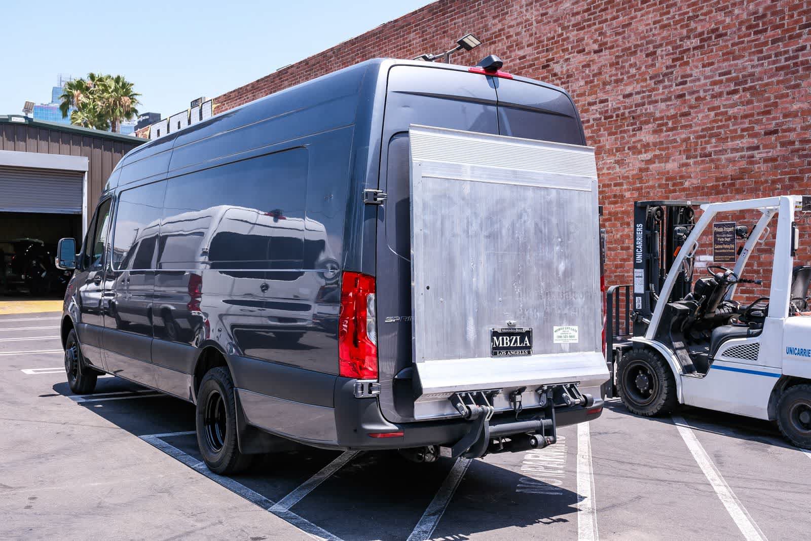 Used 2023 Mercedes-Benz Sprinter 4500 image 4