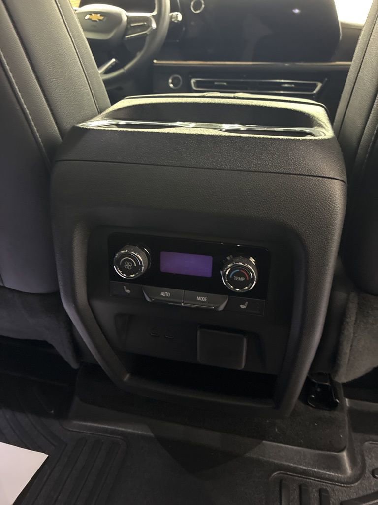 Used 2025 Chevrolet Traverse High Country image 26