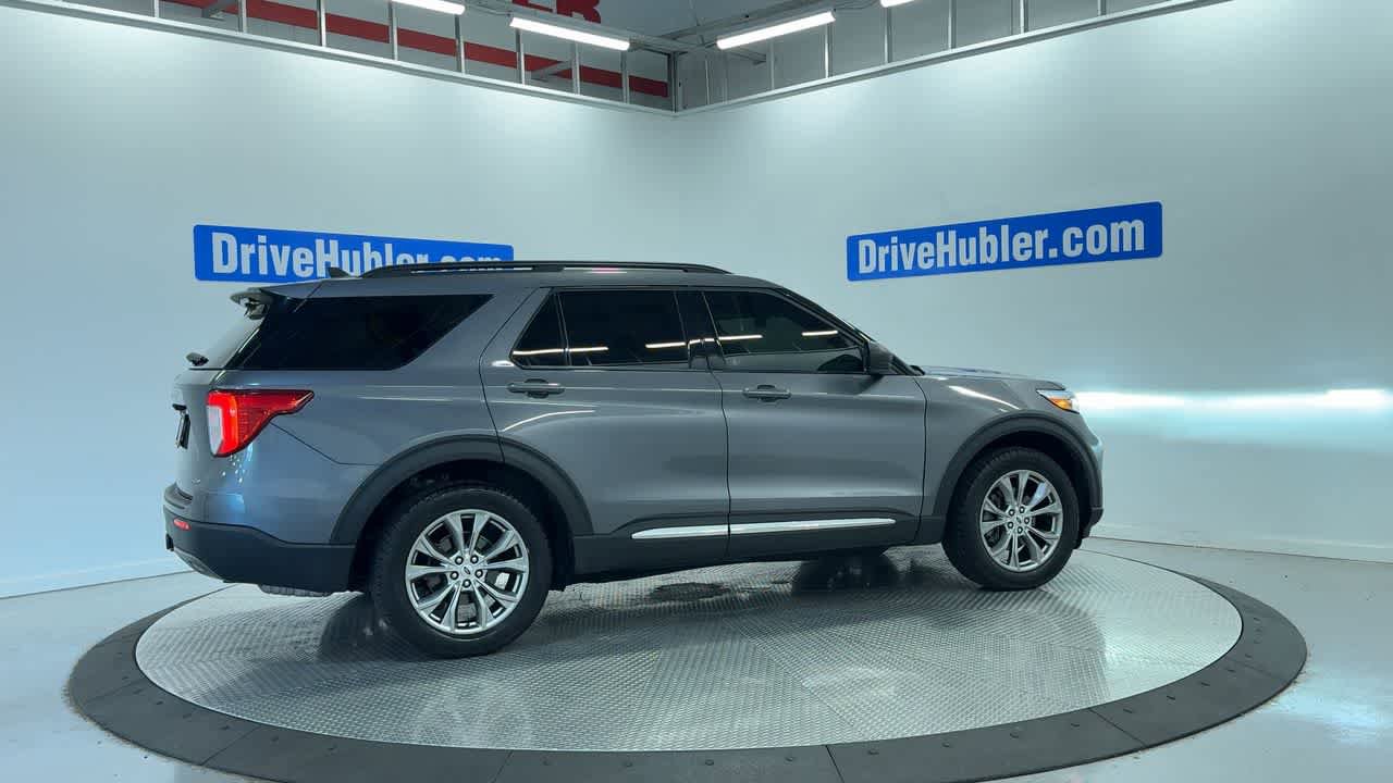Used 2021 Ford Explorer XLT w/ Equipment Group 202A AWD/4WD image 3
