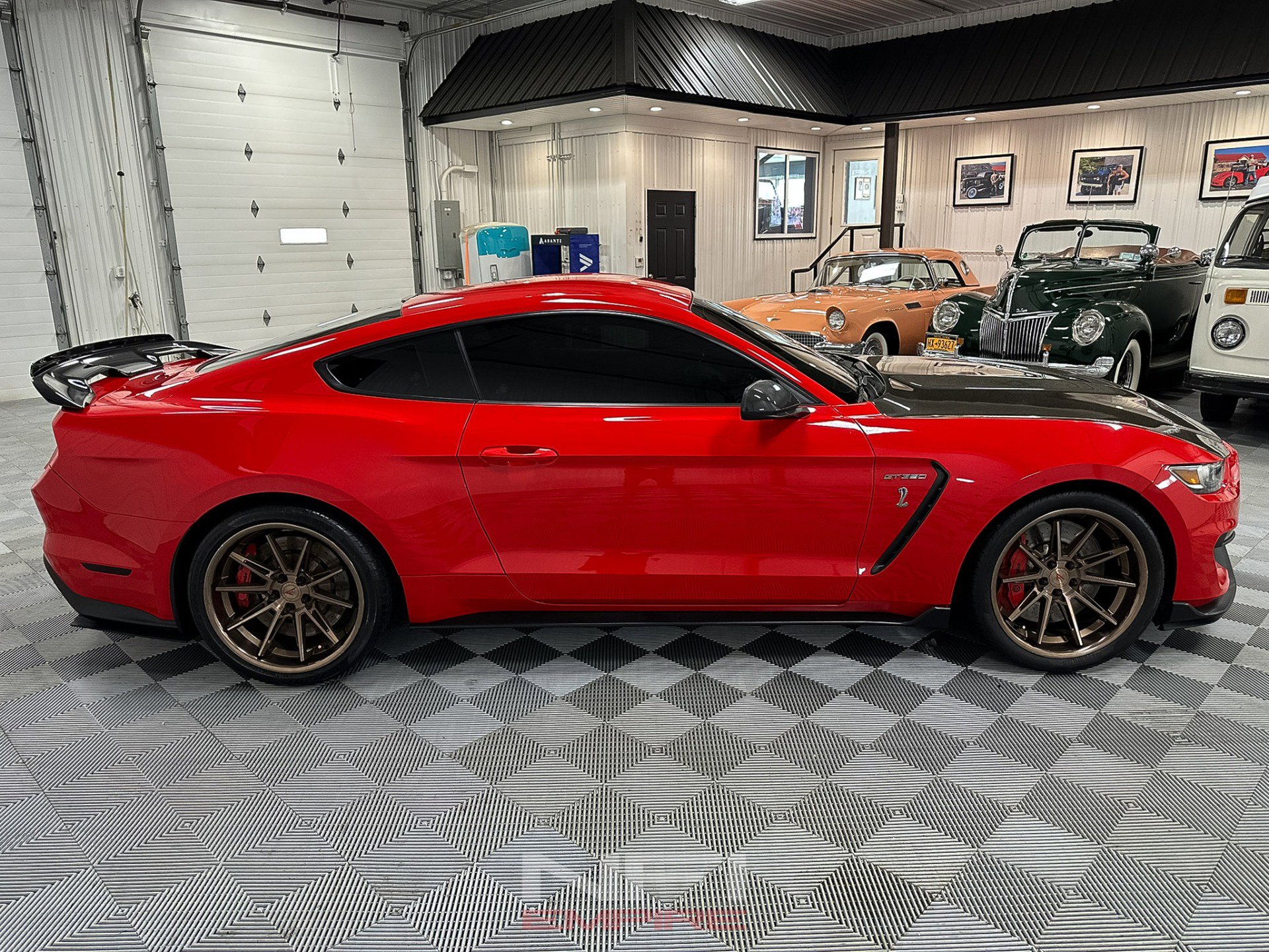 Used 2016 Ford Mustang Shelby GT350 w/ Track Package RWD image 7