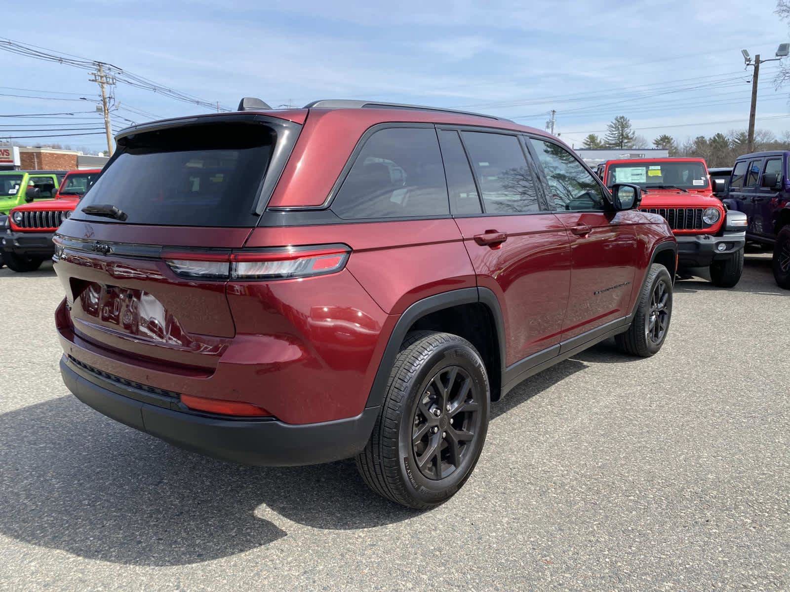Certified 2024 Jeep Grand Cherokee Altitude image 3