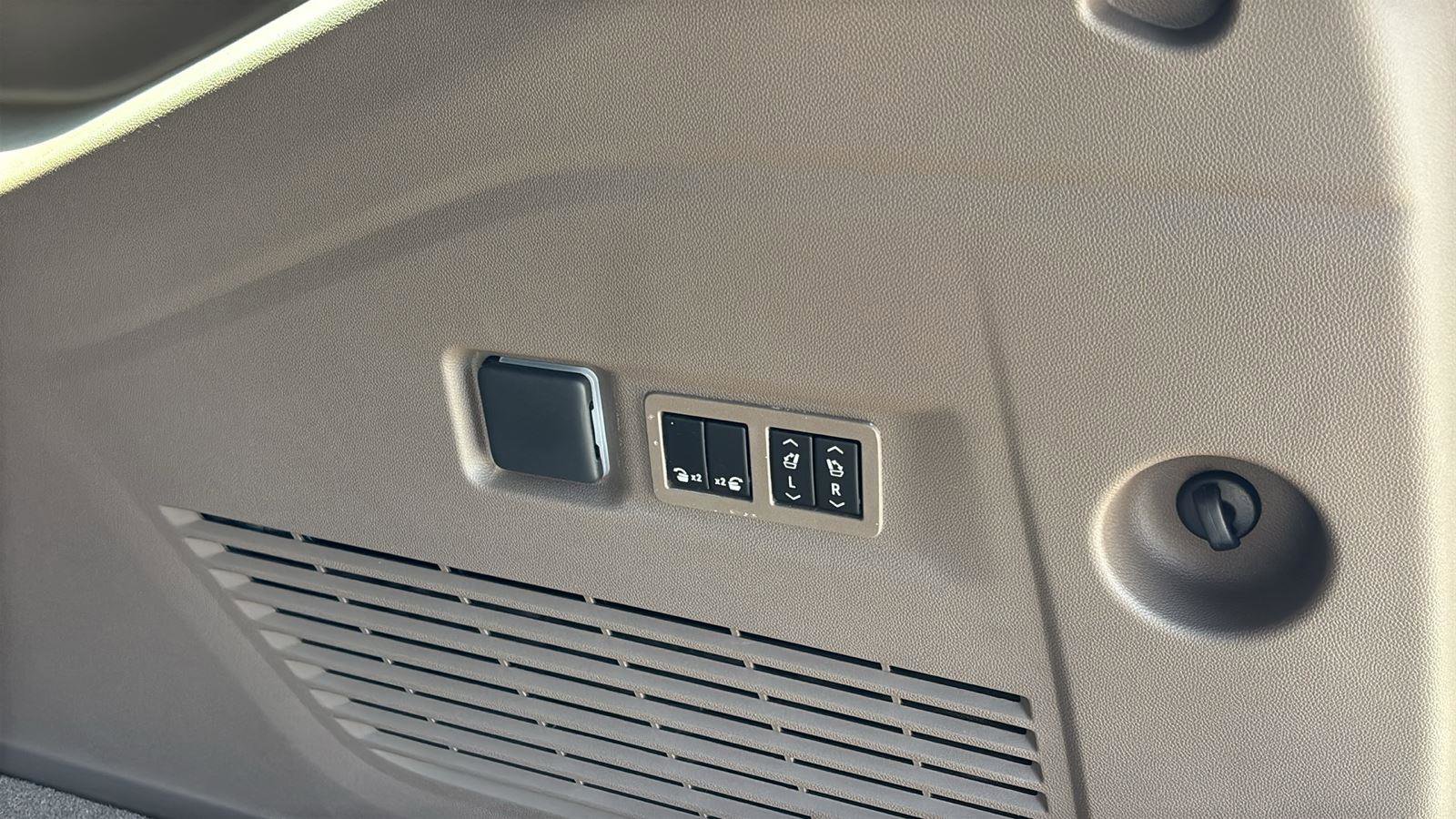 New 2026 GMC Yukon XL Denali w/ Denali Reserve Package image 20