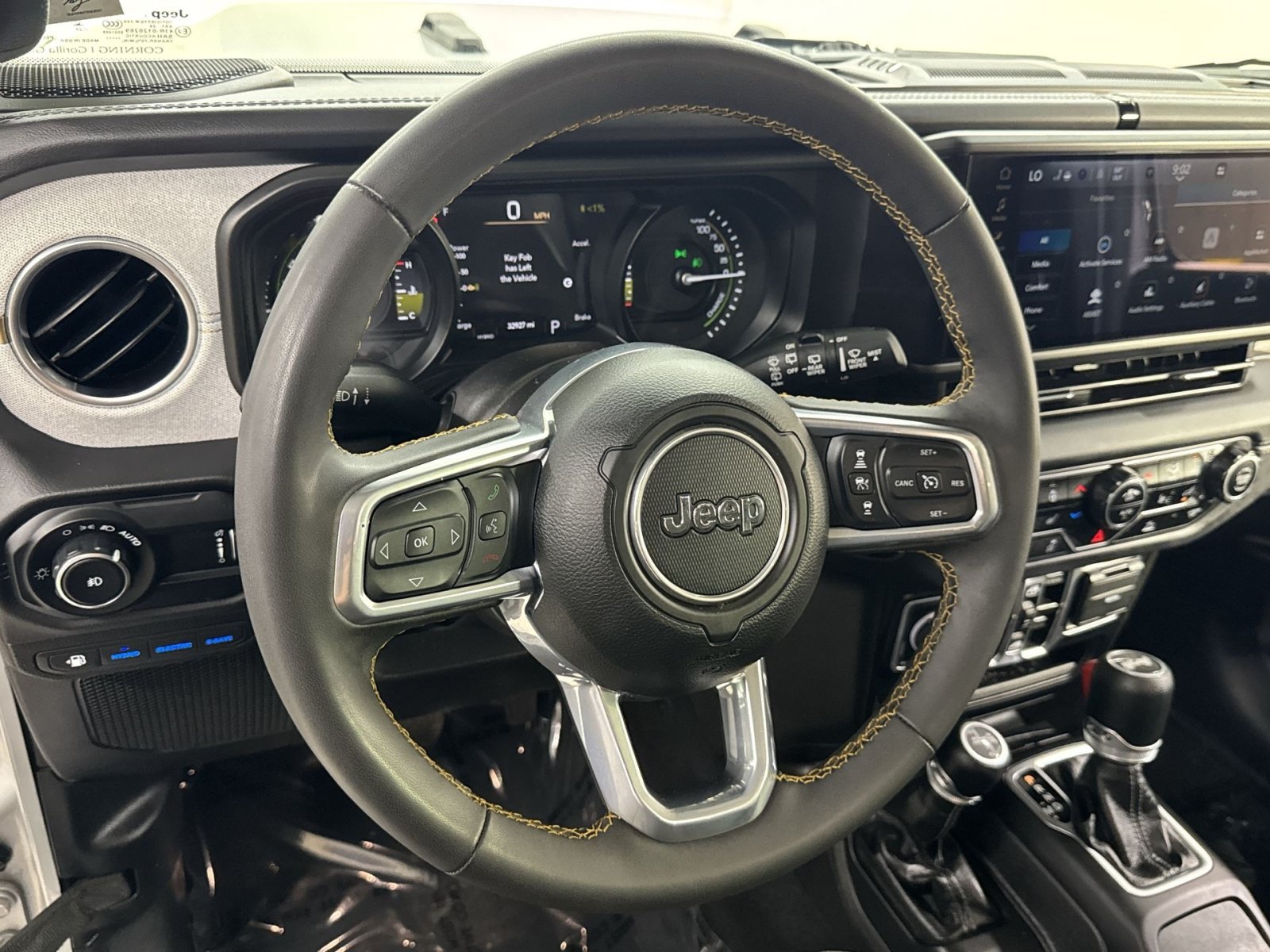Used 2024 Jeep Wrangler Unlimited Sahara AWD/4WD image 28