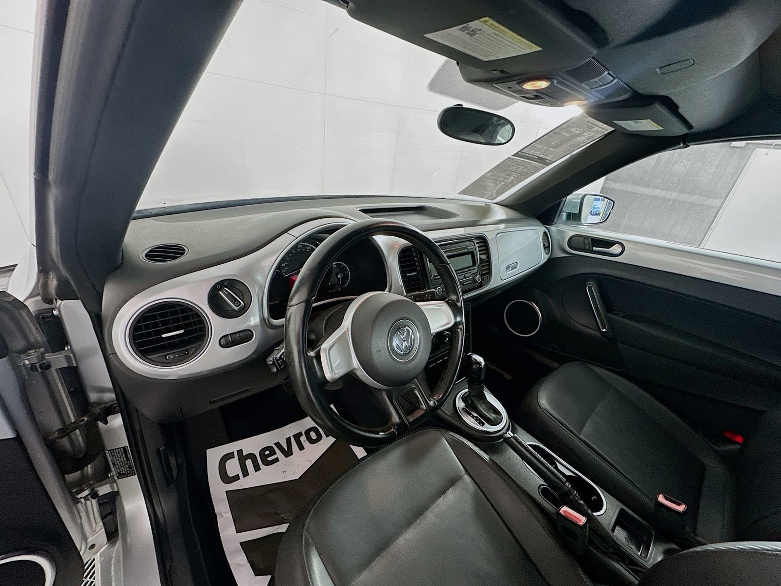 Used 2013 Volkswagen Beetle 2.5 FWD image 9