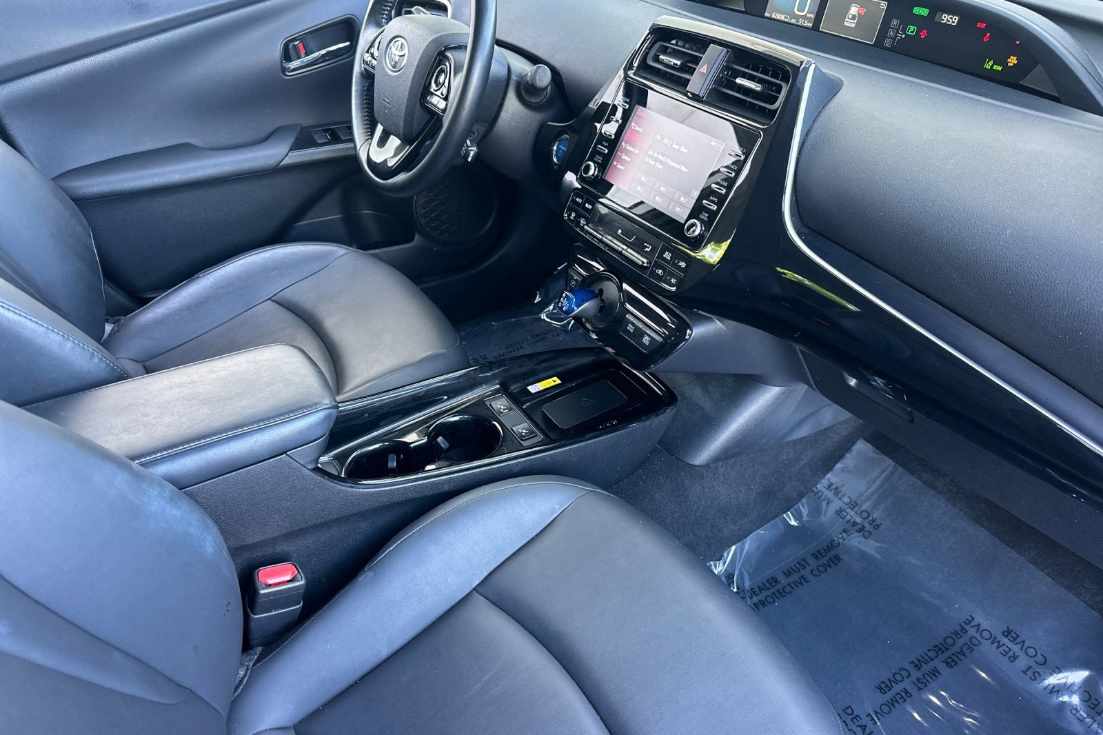 Used 2020 Toyota Prius XLE image 30