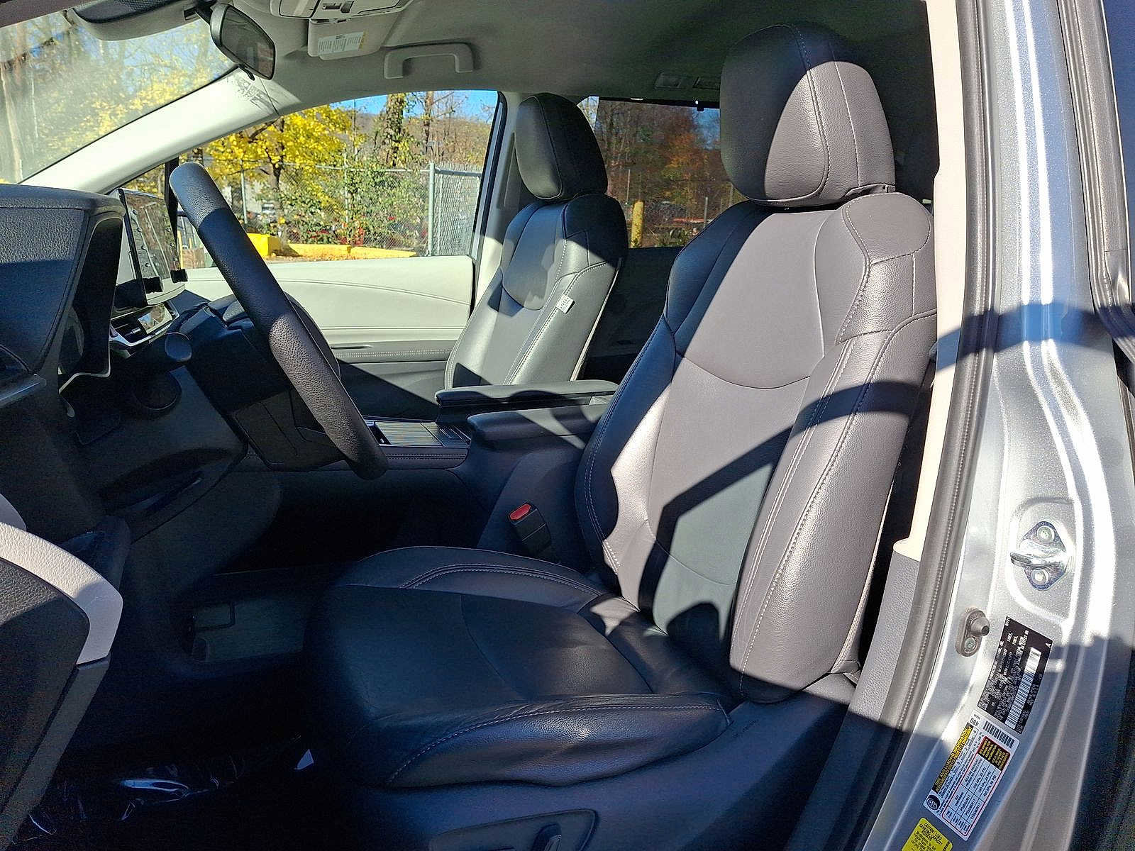 Used 2021 Toyota Sienna LE image 11