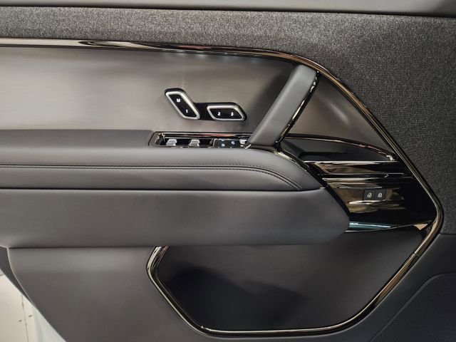 New 2026 Land Rover Range Rover Sport SE AWD/4WD image 23