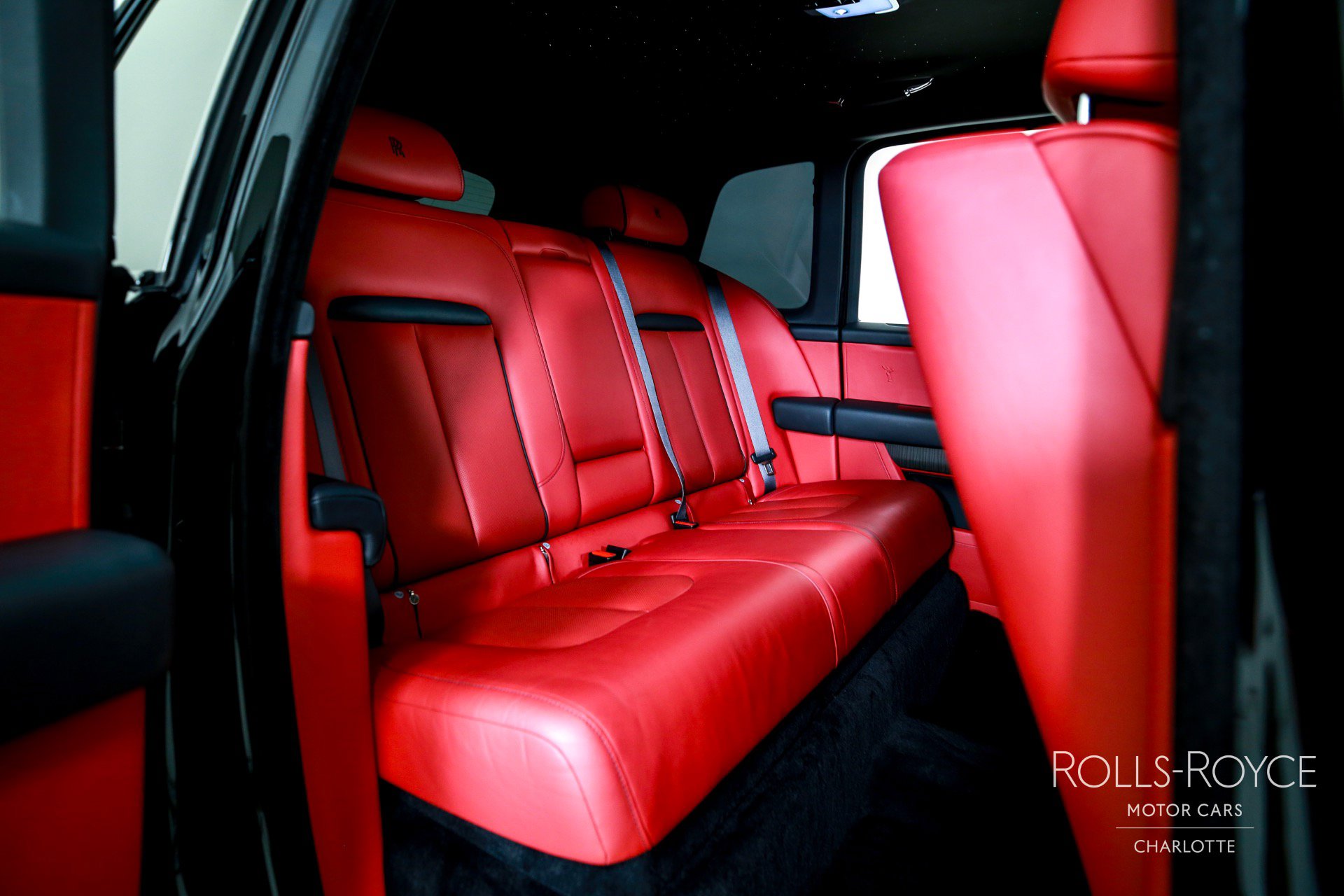 Certified 2022 Rolls-Royce Cullinan w/ Dark Exterior Package image 27