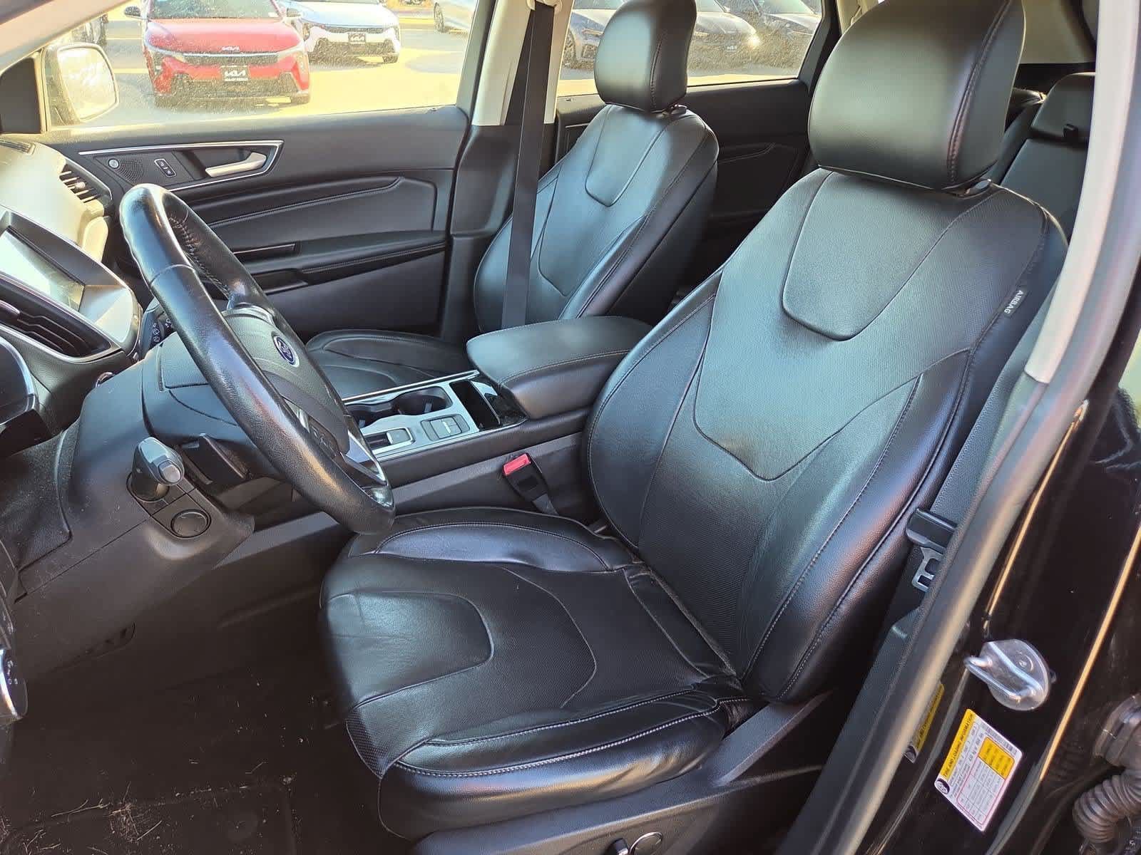 Used 2019 Ford Edge Titanium w/ Equipment Group 301A AWD/4WD image 15