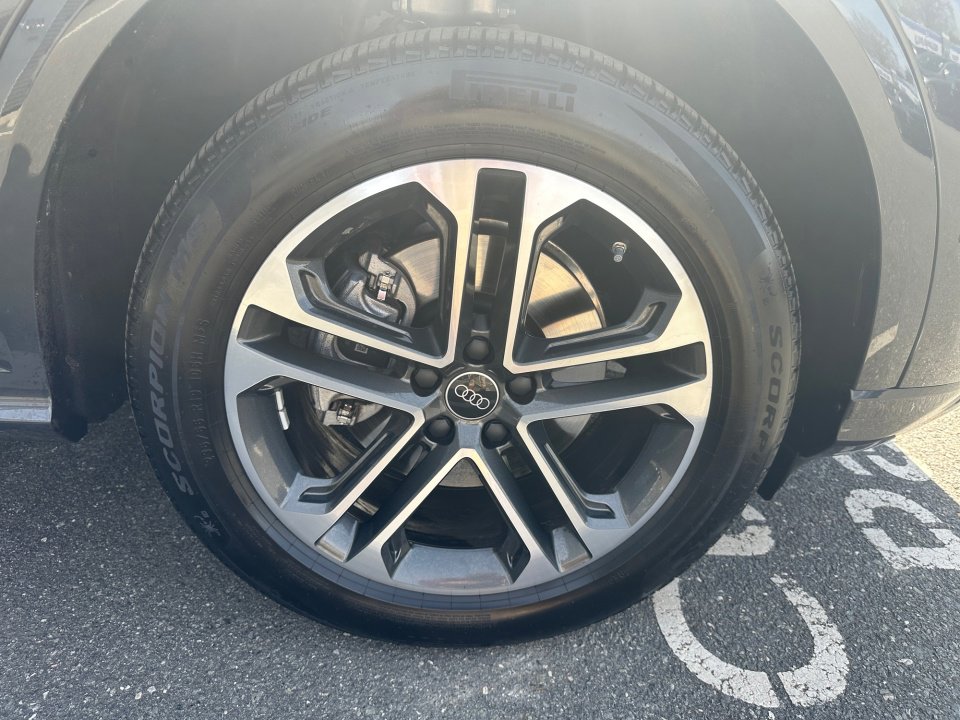 Certified 2025 Audi Q5 Premium w/ Convenience Package image 29
