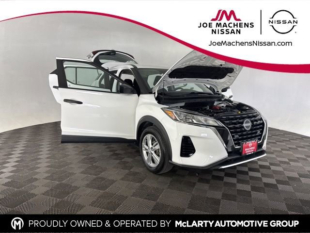 Used 2022 Nissan Kicks S image 12