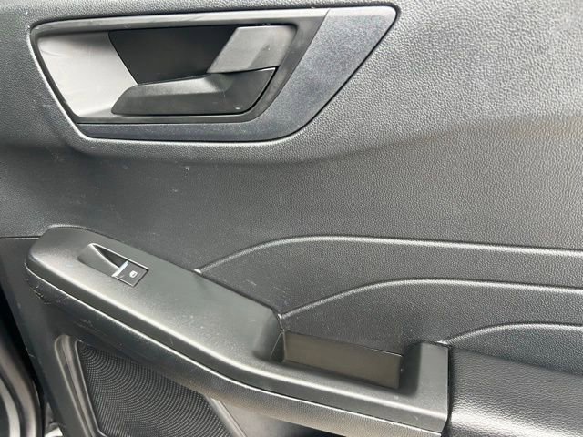 Used 2022 Ford Escape SE image 37