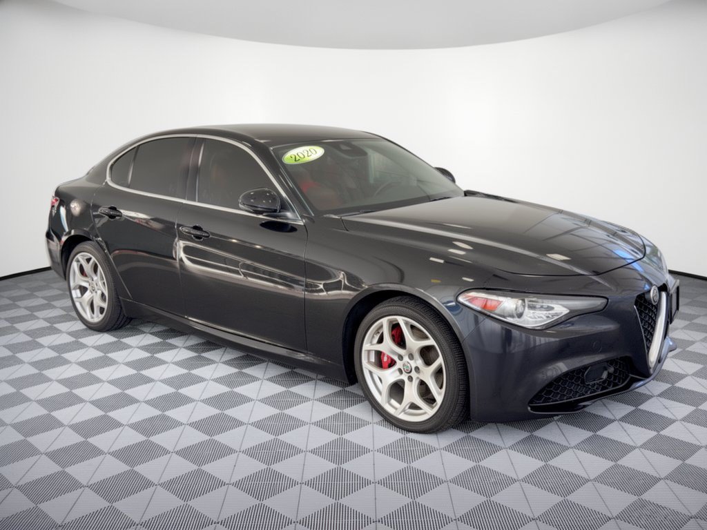 Used 2020 Alfa Romeo Giulia Ti w/ Active Blind Spot Package AWD/4WD image 7