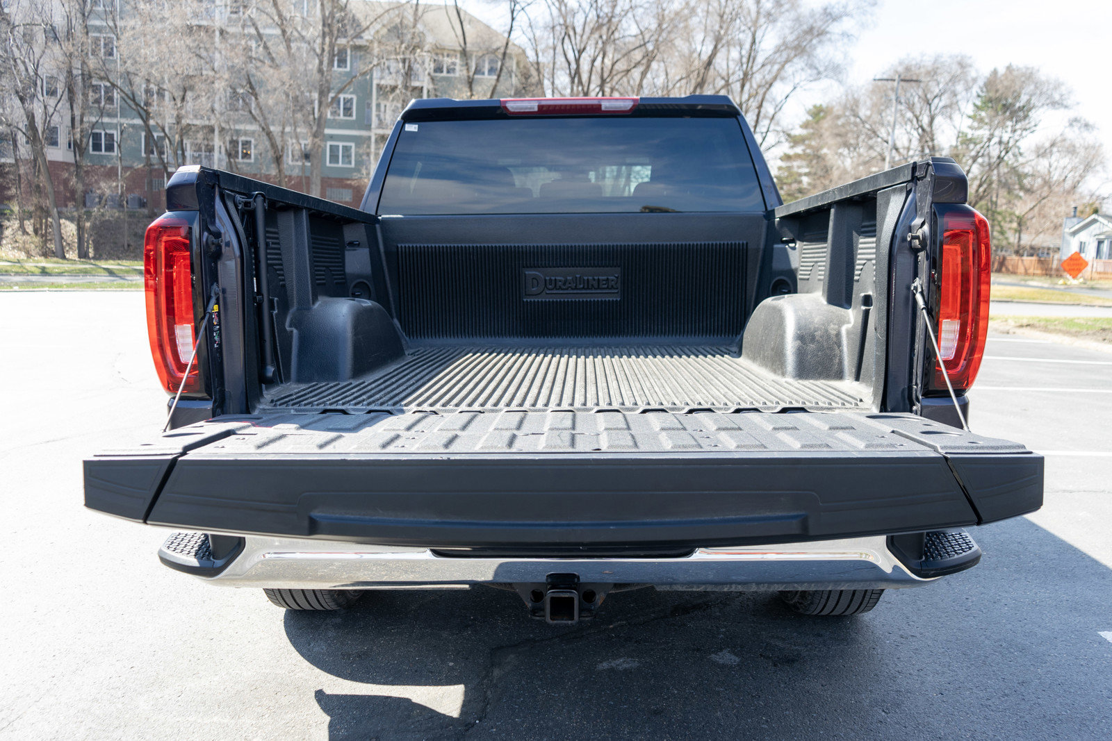 Used 2025 GMC Sierra 1500 SLT AWD/4WD image 9
