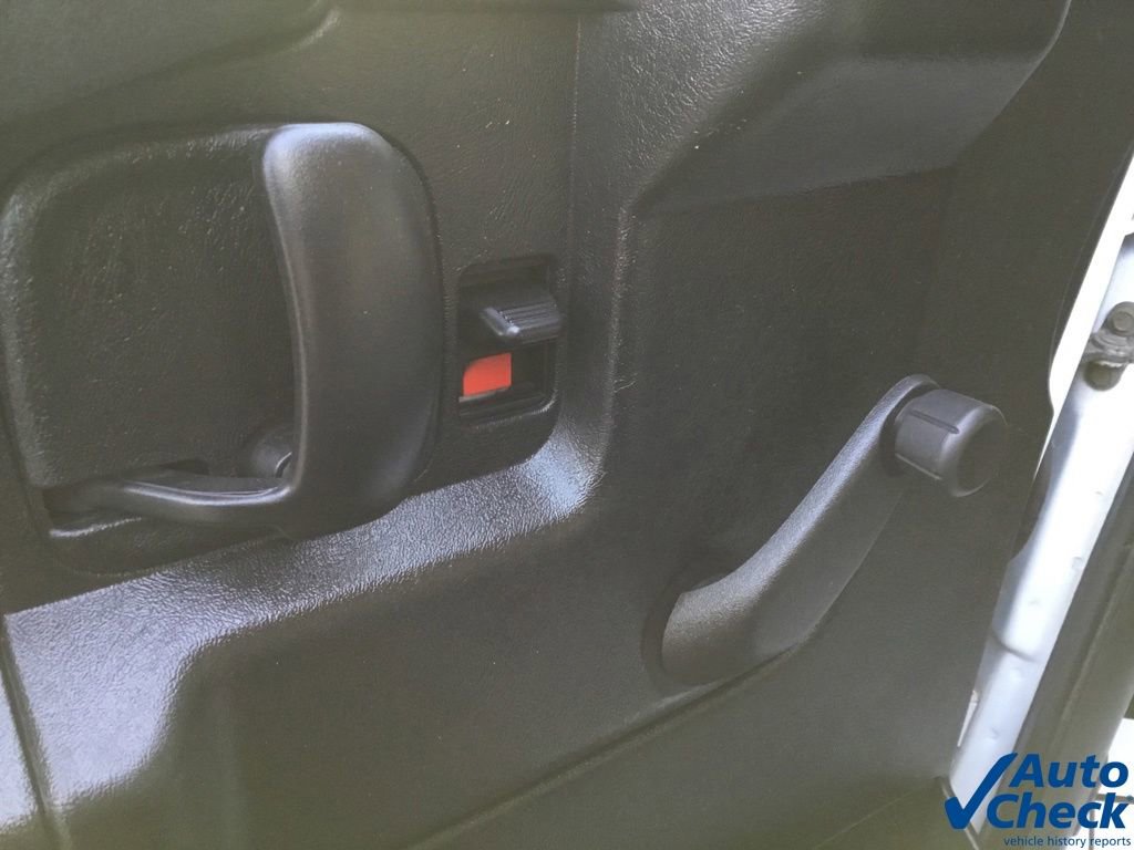 Used 2011 Chevrolet Express 3500 image 19