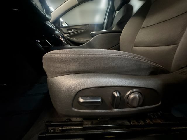 Used 2023 Chevrolet Malibu LT FWD image 15