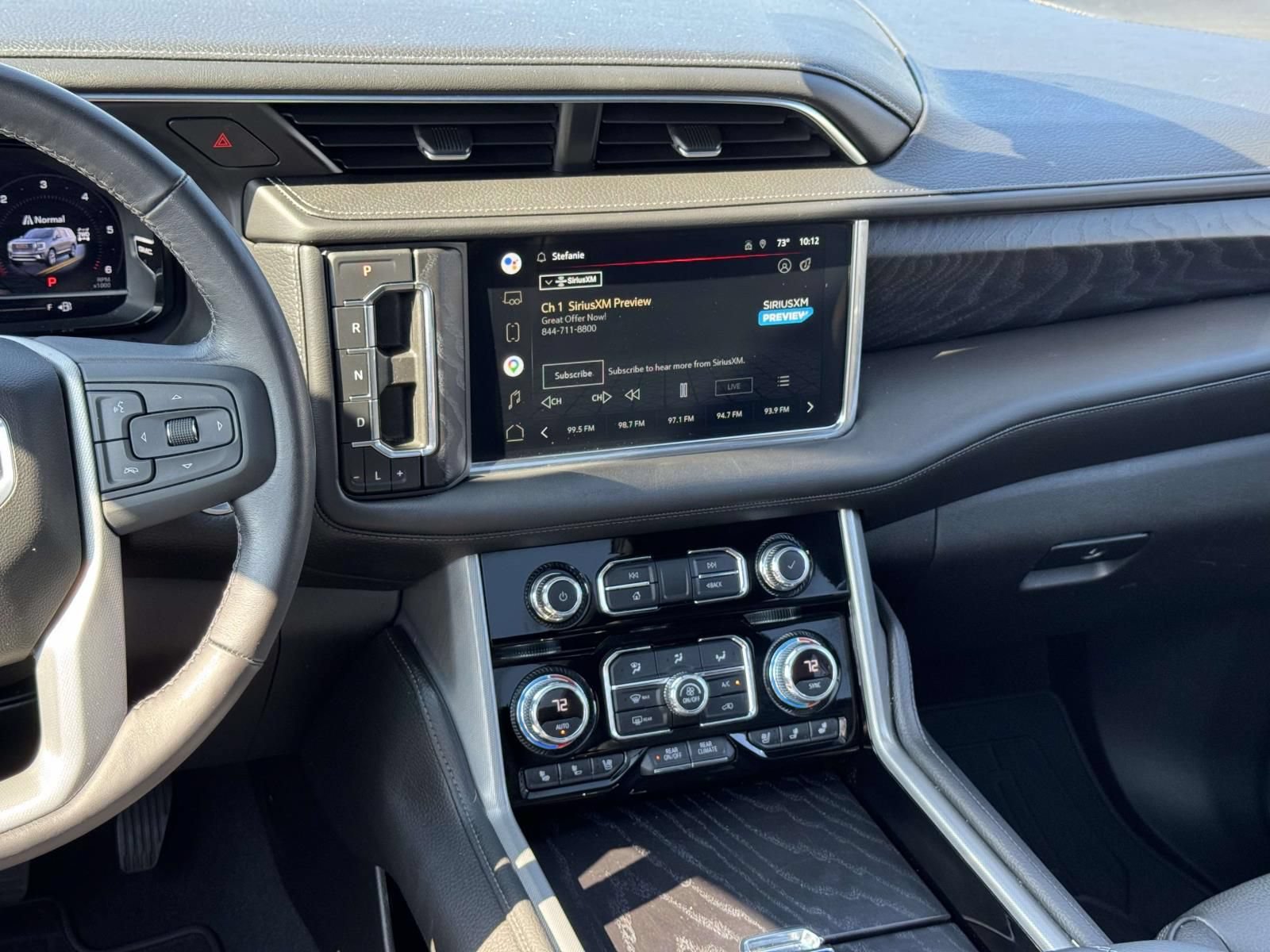 Used 2022 GMC Yukon Denali w/ Denali Premium Package AWD/4WD image 3