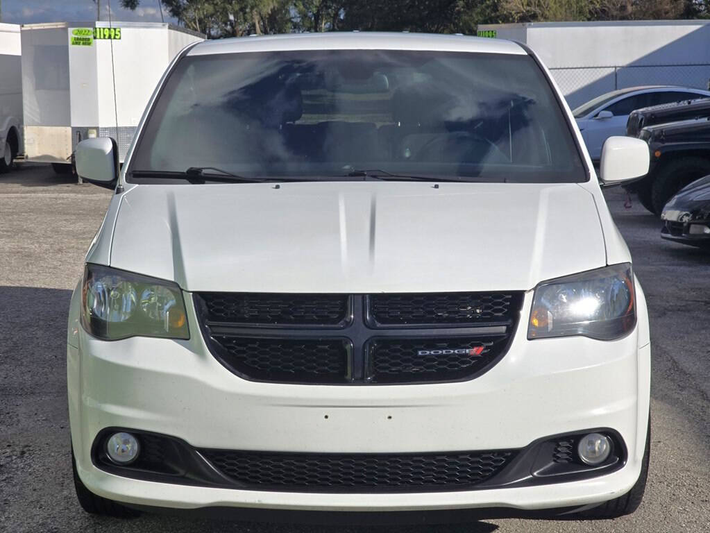 Used 2019 Dodge Grand Caravan SE FWD image 2