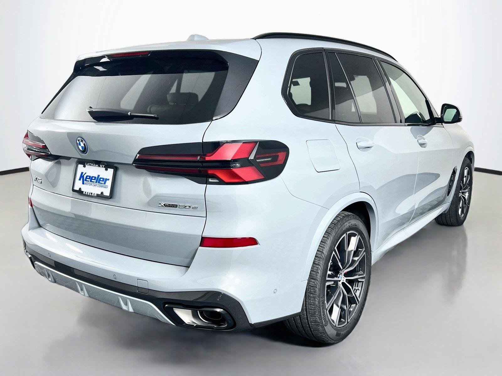 Used 2026 BMW X5 xDrive50e w/ Executive Package AWD/4WD image 6