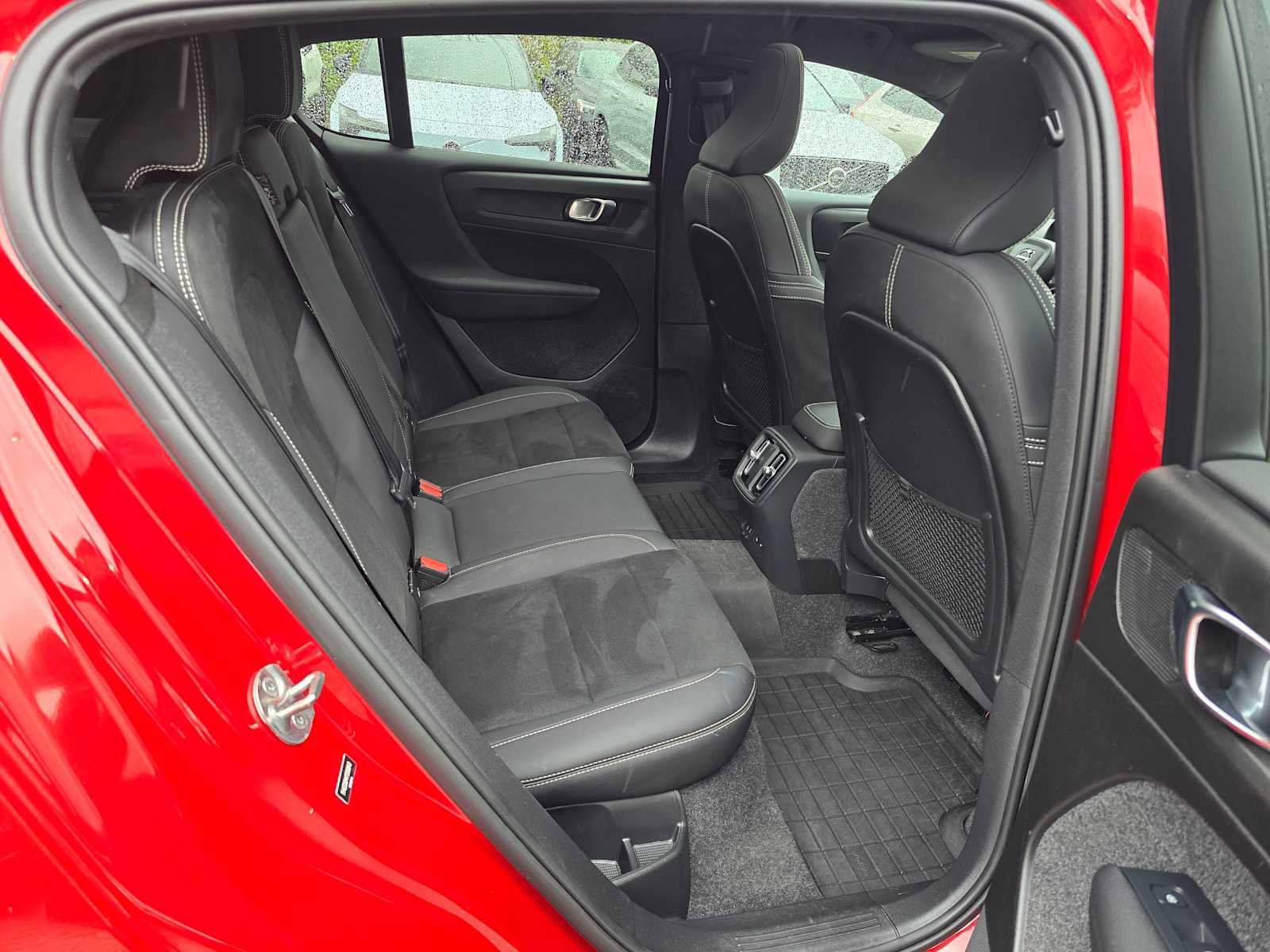 Certified 2023 Volvo C40 P8 Recharge Ultimate w/ Protection Package Premier AWD/4WD image 13