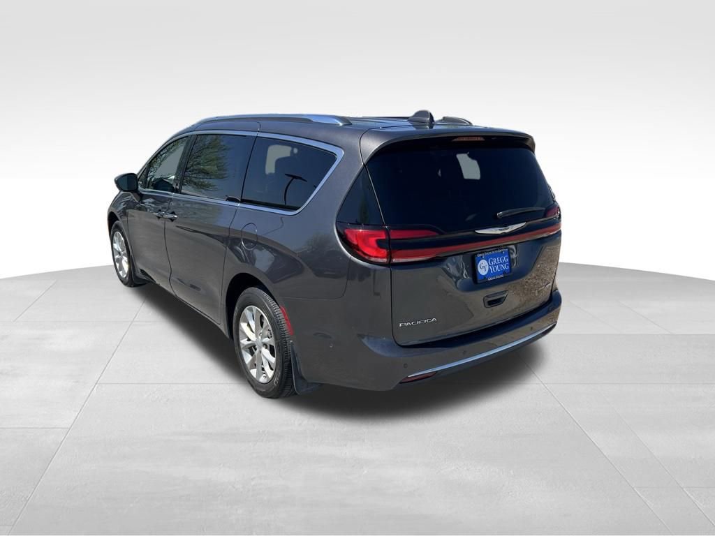 Used 2021 Chrysler Pacifica Touring-L w/ Premium & Safety Sphere Group AWD/4WD image 4