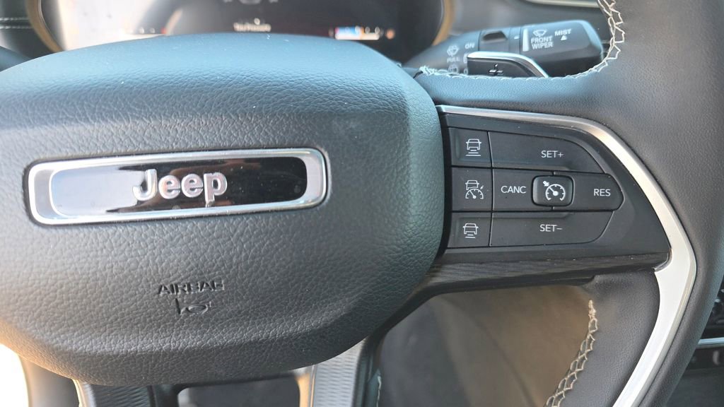 Used 2024 Jeep Grand Cherokee Altitude AWD/4WD image 15