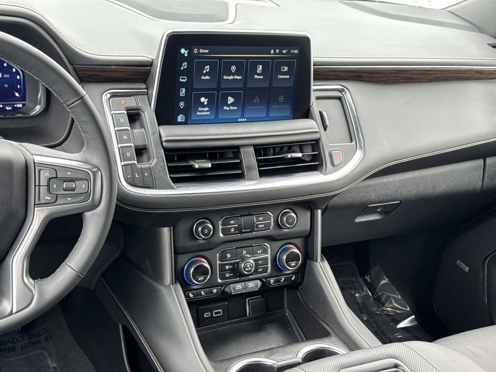 Used 2024 Chevrolet Suburban Premier image 3