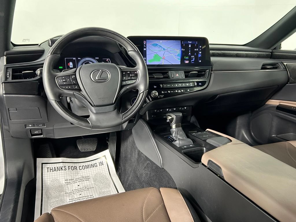 Used 2022 Lexus ES 300h w/ Luxury Package FWD image 17