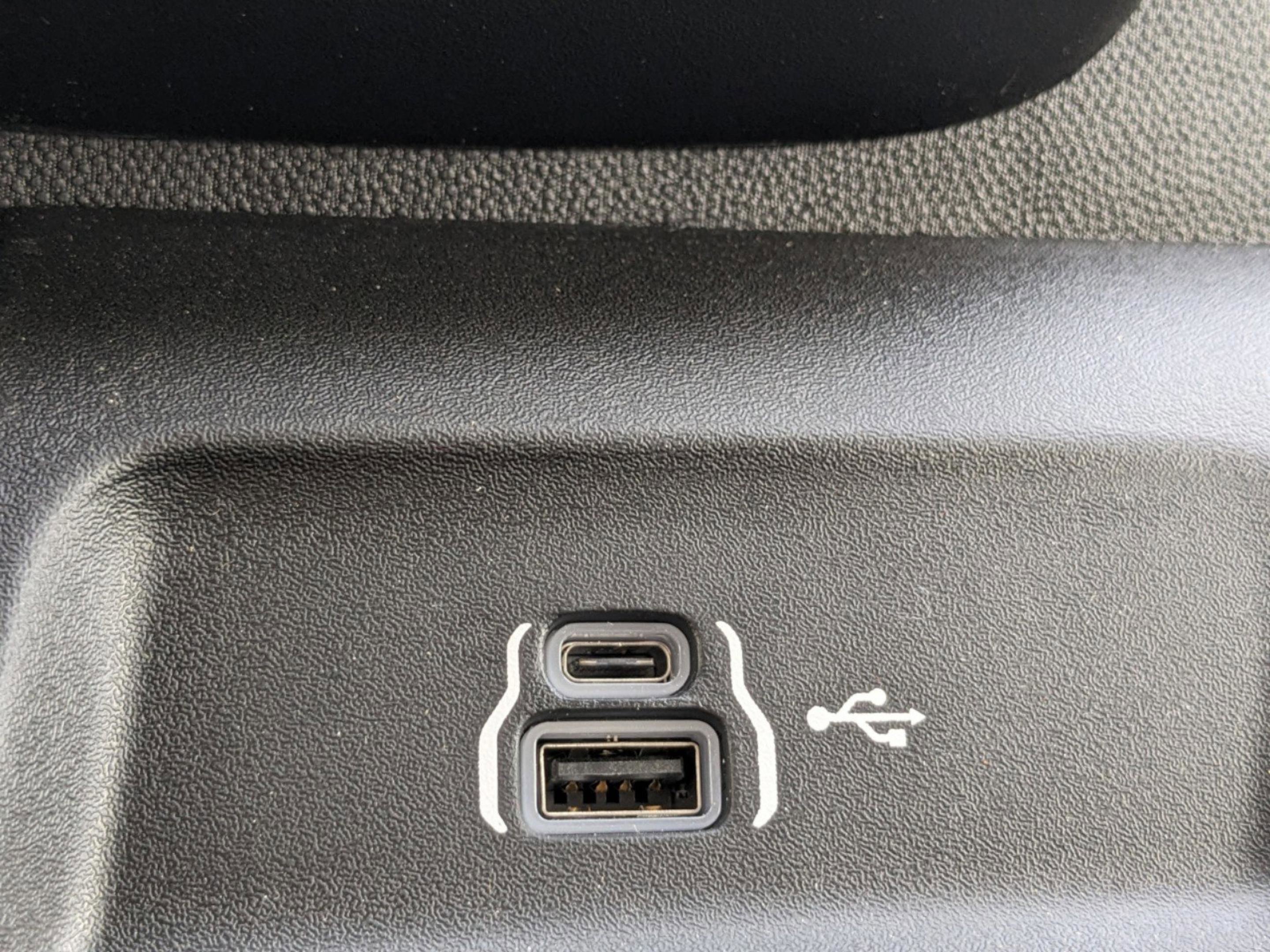 New 2024 RAM ProMaster 3500 w/ Safety Group image 21