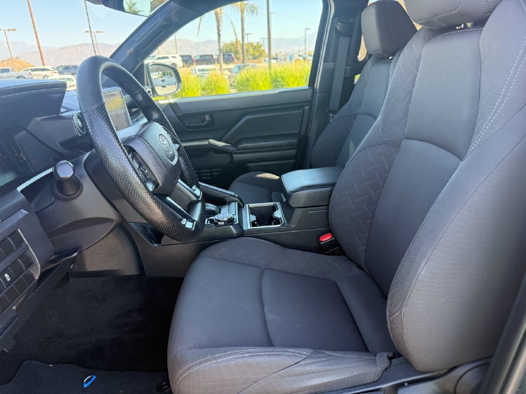 Used 2025 Toyota Tacoma SR5 AWD/4WD image 12