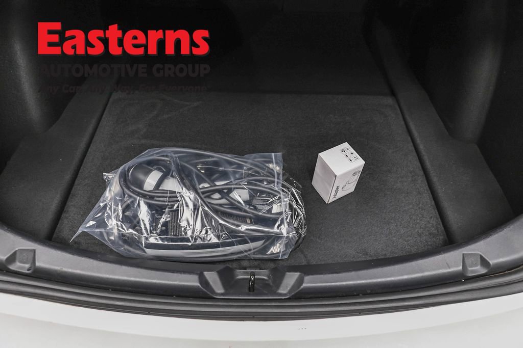 Used 2023 Tesla Model 3 Standard Range image 9