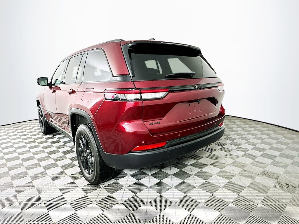 Certified 2024 Jeep Grand Cherokee Altitude image 8