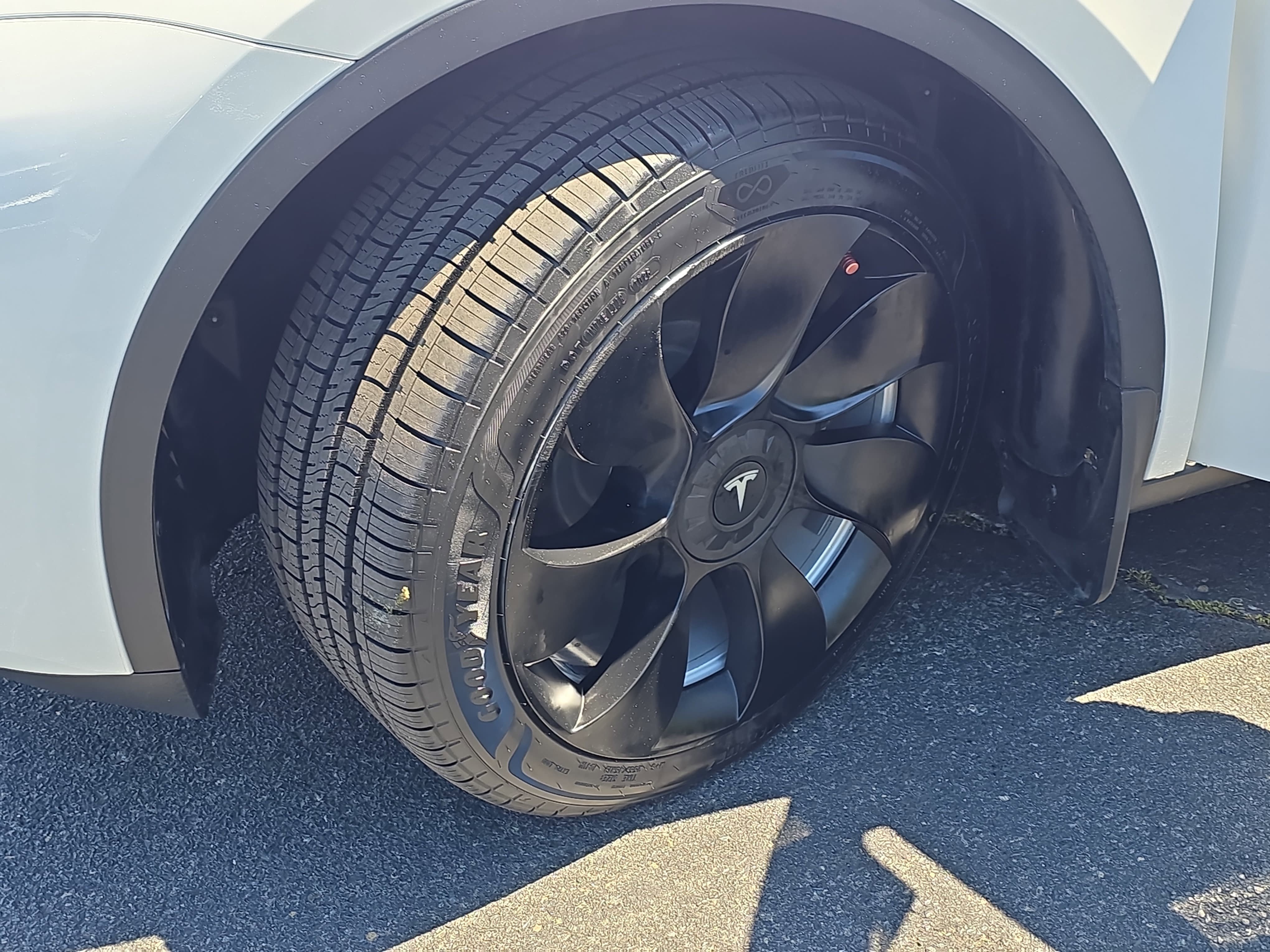 Used 2023 Tesla Model Y Long Range AWD/4WD image 30