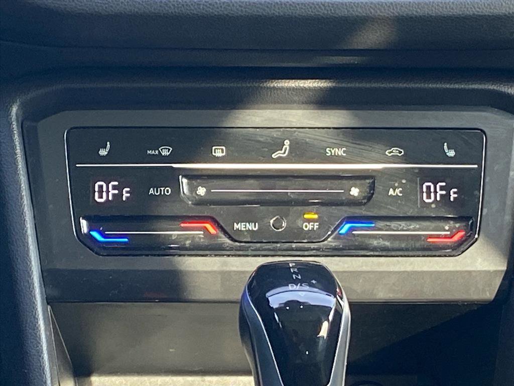 Certified 2022 Volkswagen Tiguan SE w/ Panoramic Sunroof Package image 9