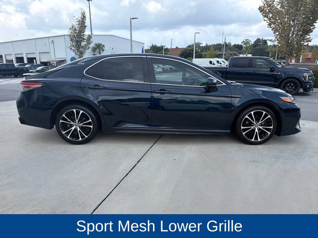 Used 2019 Toyota Camry SE w/ Carpet Mat Package FWD image 10