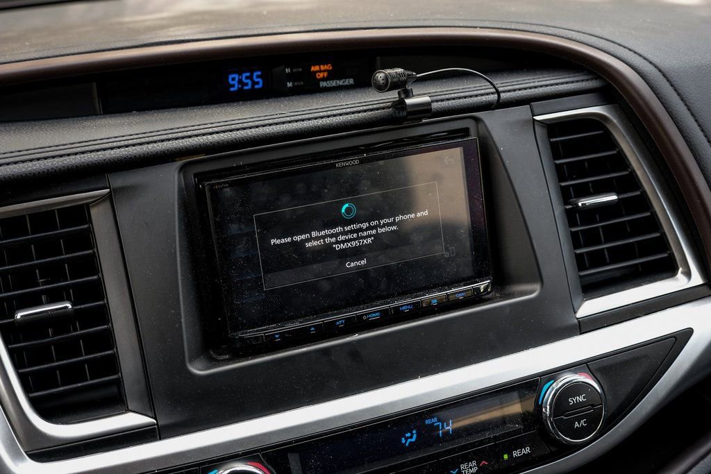 Used 2017 Toyota Highlander Plus image 38