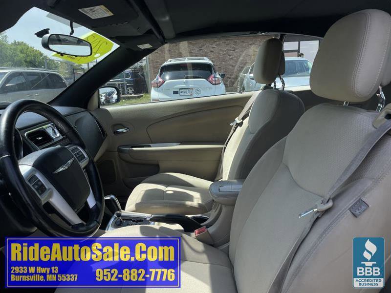 Used 2013 Chrysler 200 Touring FWD image 10