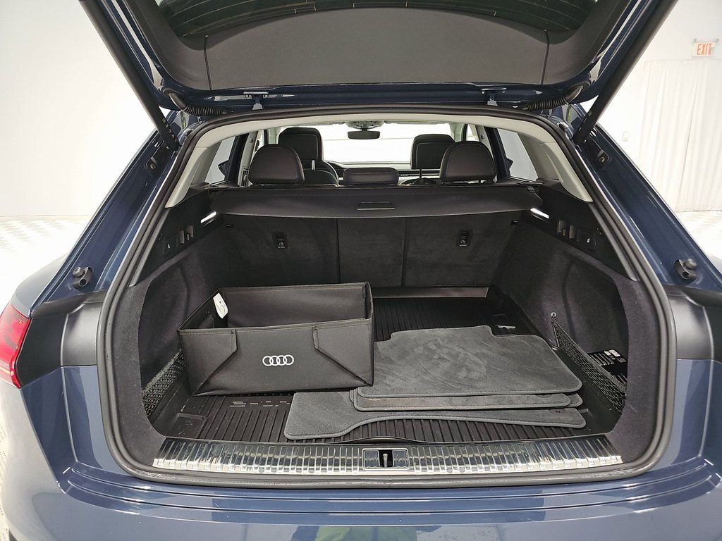 Used 2024 Audi Q8 e-tron Prestige w/ Prestige Package image 12