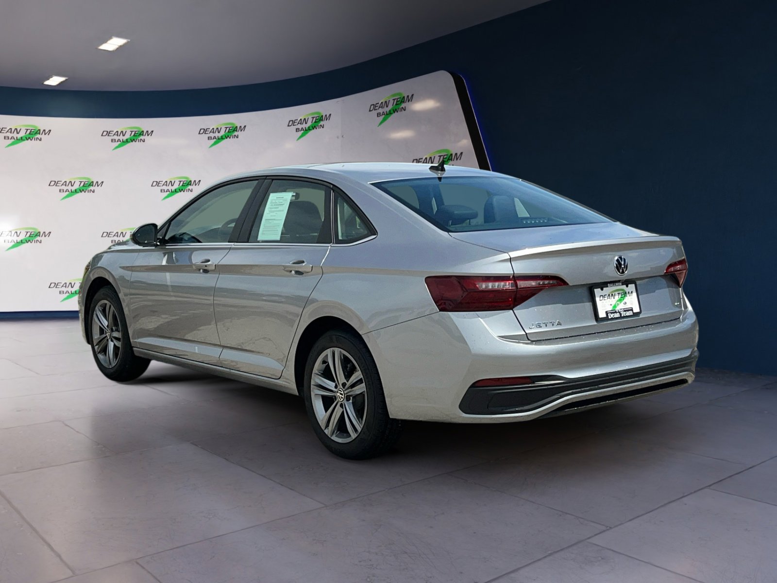 Used 2024 Volkswagen Jetta SE image 6