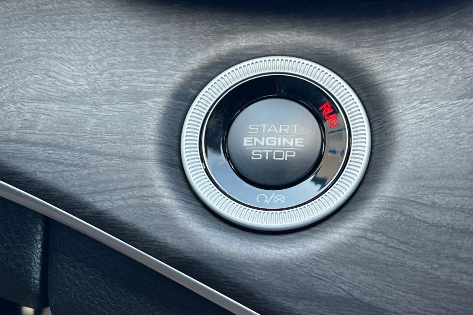 New 2025 Jeep Grand Cherokee L Limited w/ Luxury Tech Group II image 24