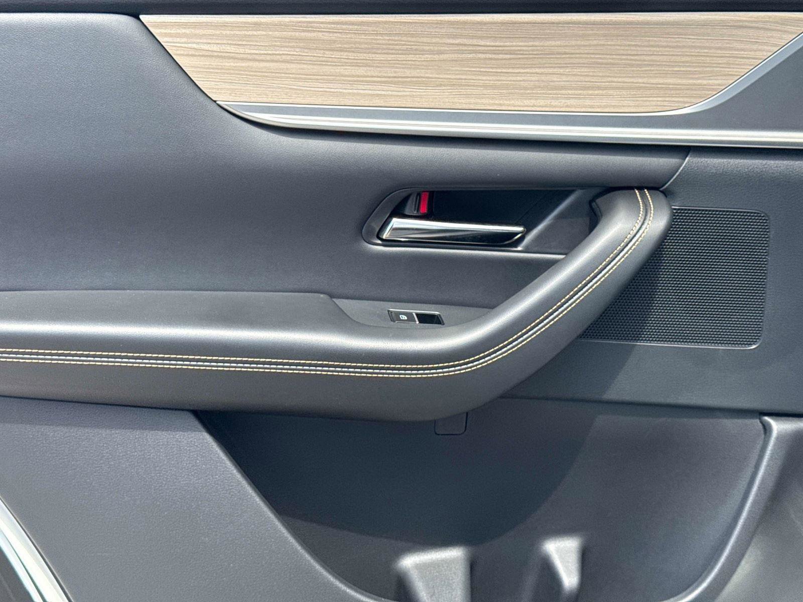 Certified 2024 MAZDA CX-90 Plug-In Hybrid w/ Preferred image 13