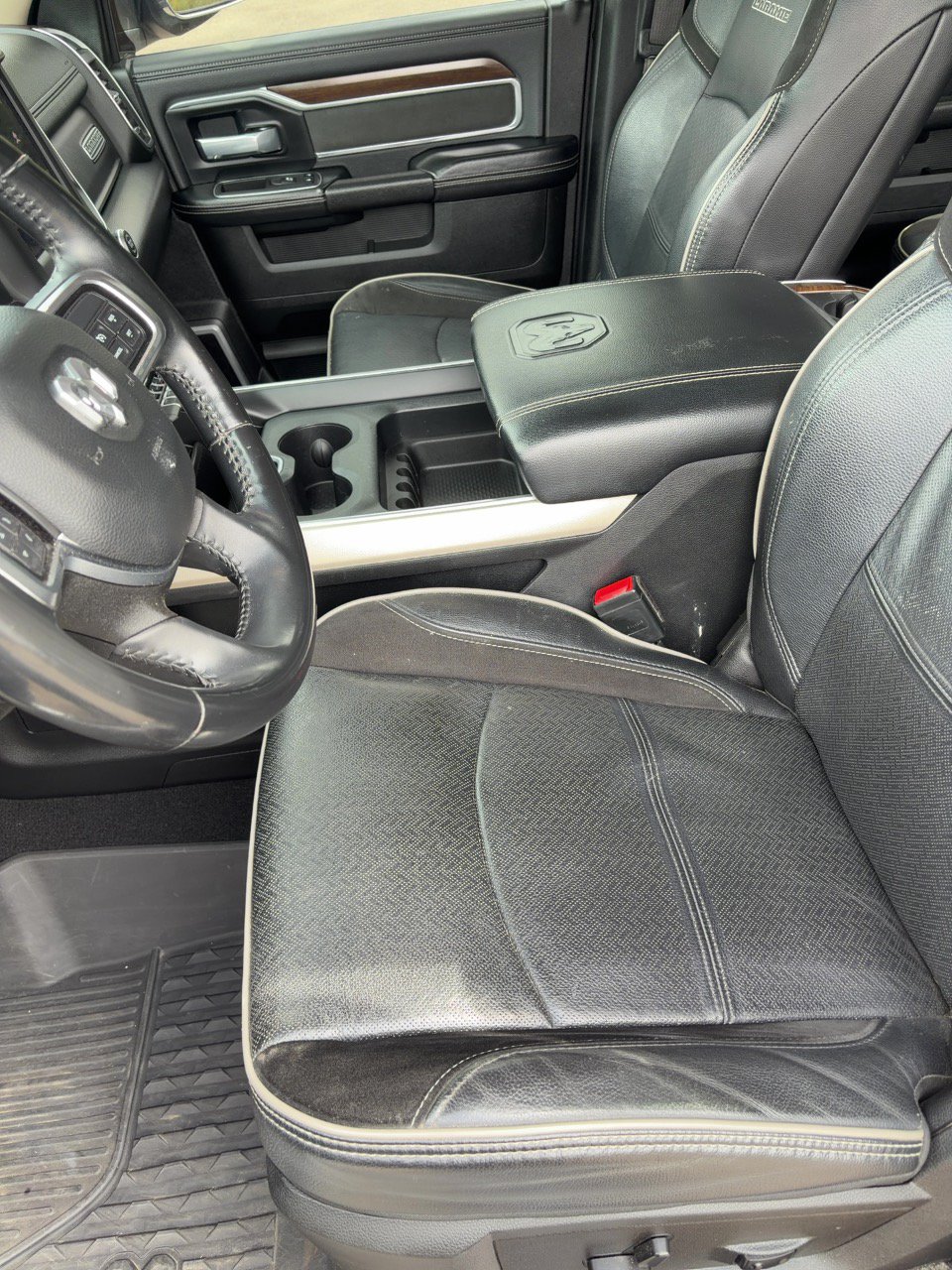 Used 2022 RAM 2500 Laramie AWD/4WD image 11