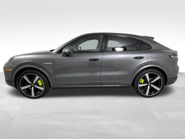 Used 2025 Porsche Cayenne E-Hybrid Coupe image 2