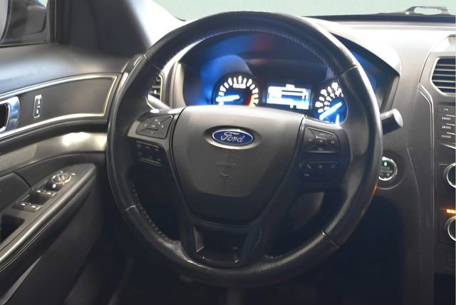 Used 2018 Ford Explorer XLT AWD/4WD image 23