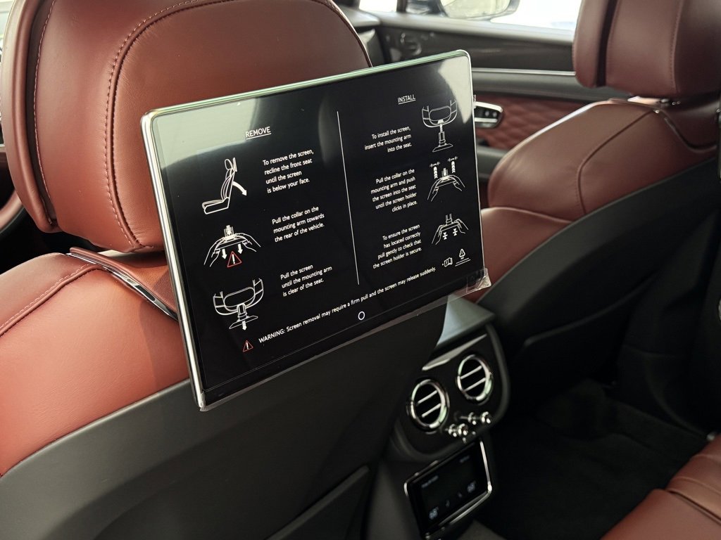 New 2025 Bentley Bentayga image 30