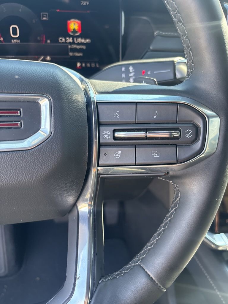 Used 2025 GMC Acadia Elevation image 17