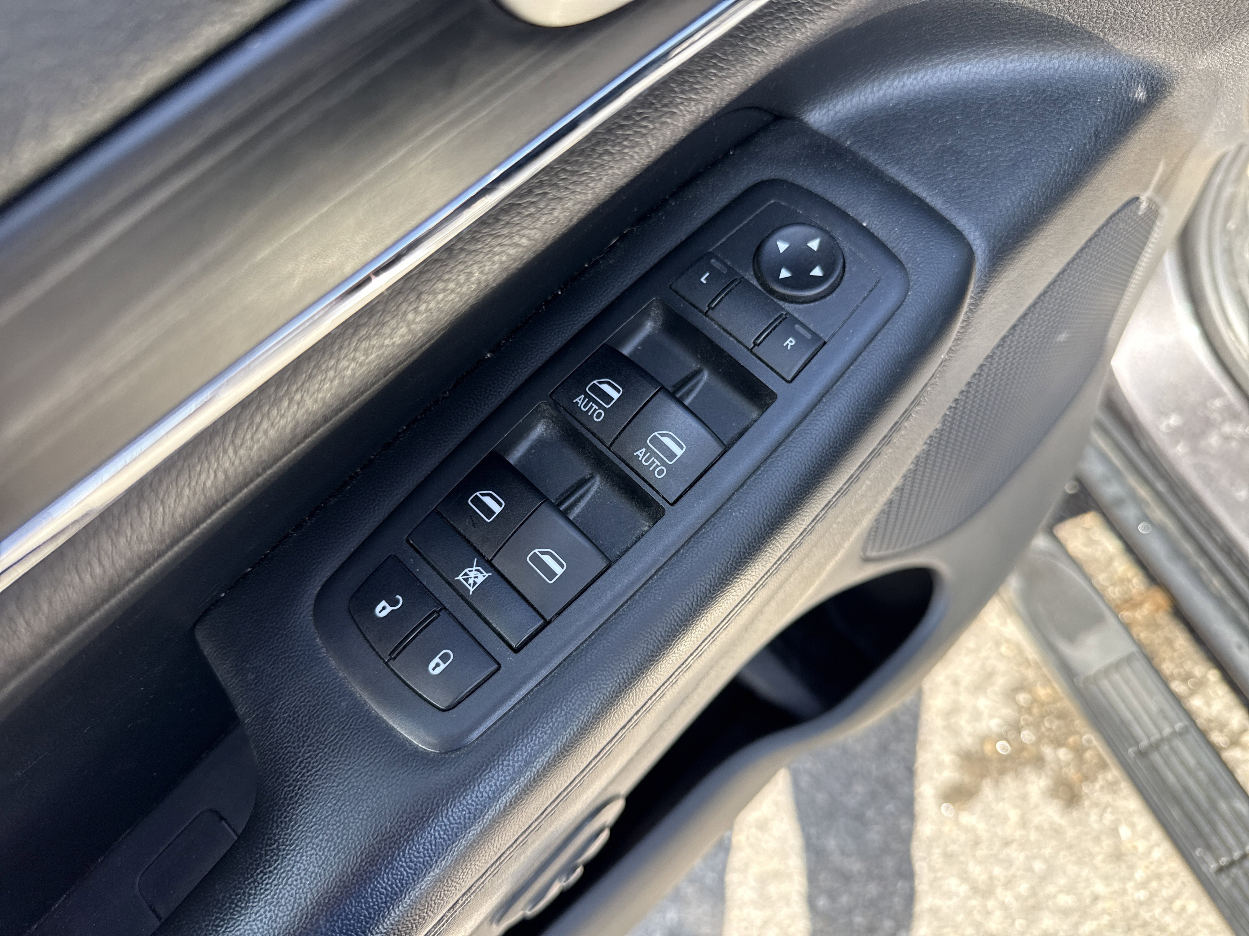 Used 2020 Jeep Grand Cherokee Limited image 14