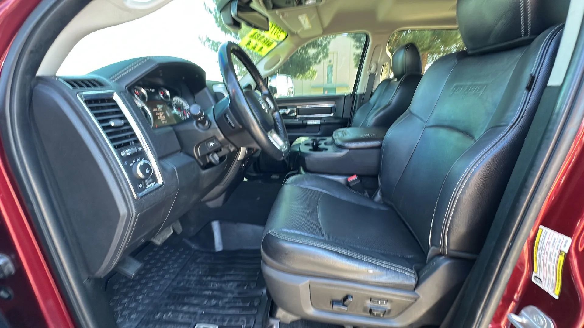 Used 2016 RAM 2500 Laramie w/ Convenience Group AWD/4WD image 13